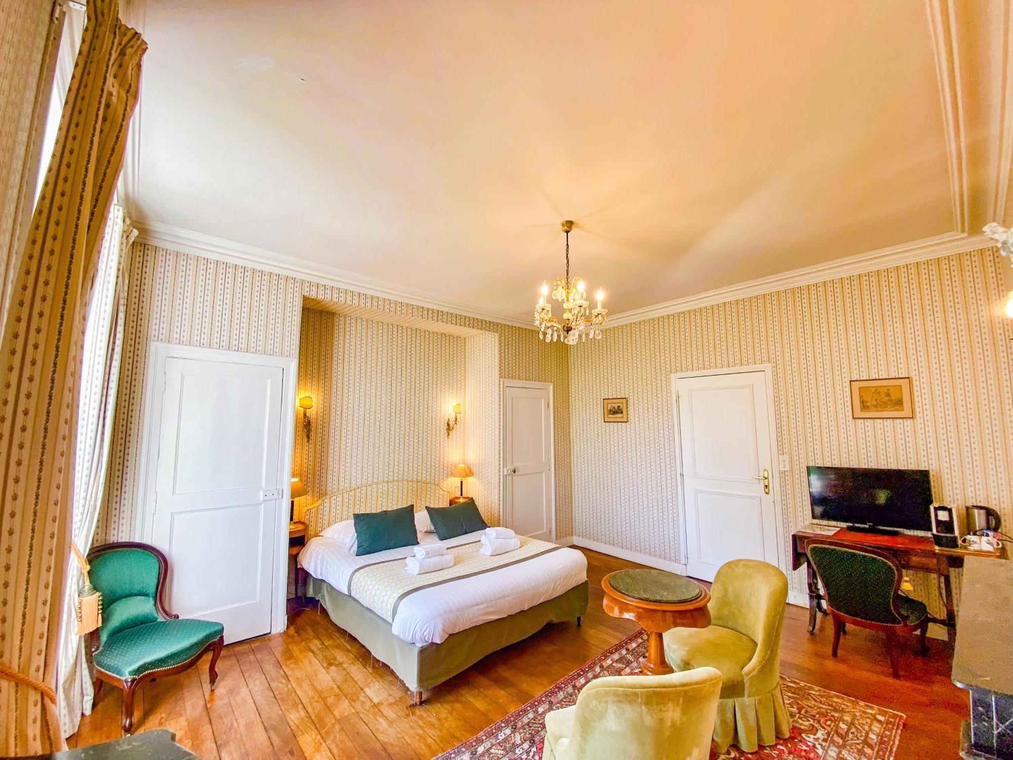 Hotel Haras De La Potardiere Crosmieres Bagian luar foto