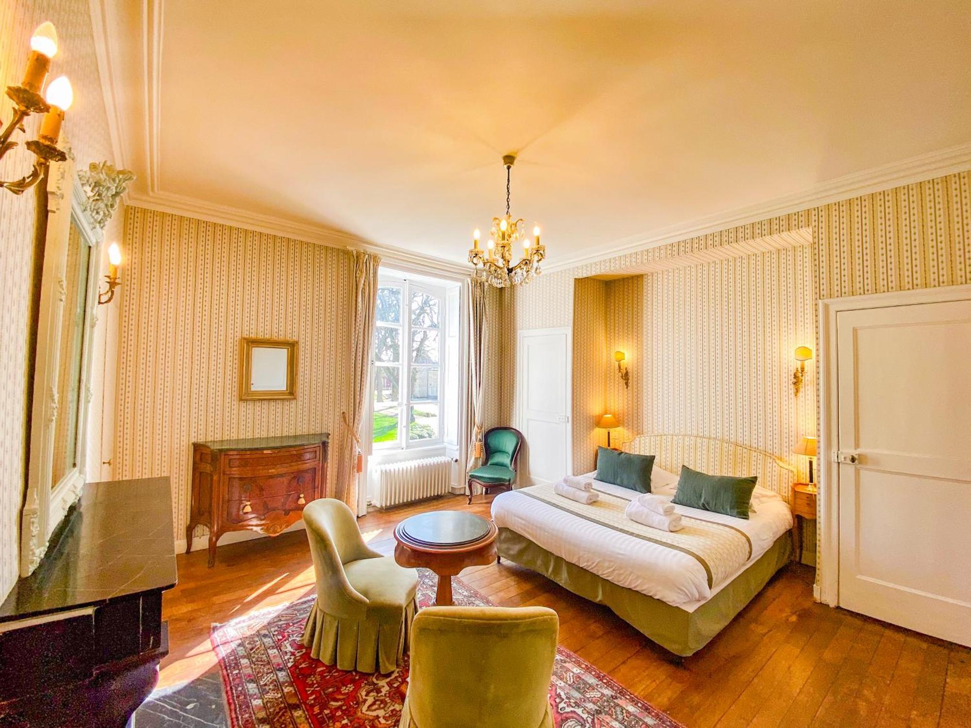 Hotel Haras De La Potardiere Crosmieres Bagian luar foto